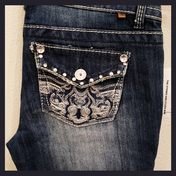 NWT Almost Famous Capris/Long Shorts - Picture 2 of 2